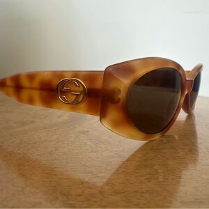 Gucci Tortoiseshell Oval Sunglasses - Brown Lenses
